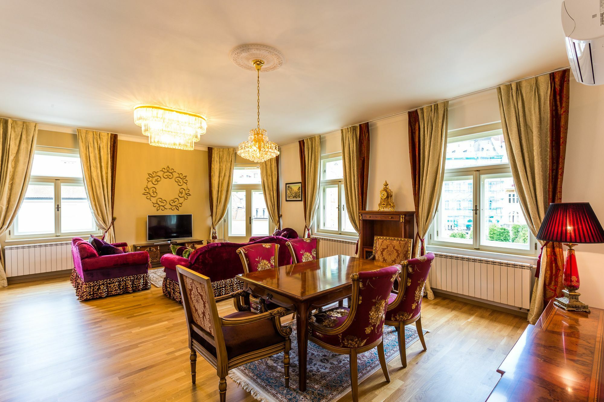 Karlsbad Prestige Apartment Luaran gambar